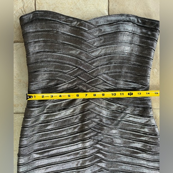 BCBG Max Azria Strapless Mini Dress Sz M | Metallic Y2K Bodycon Kardashian - Picture 16 of 16